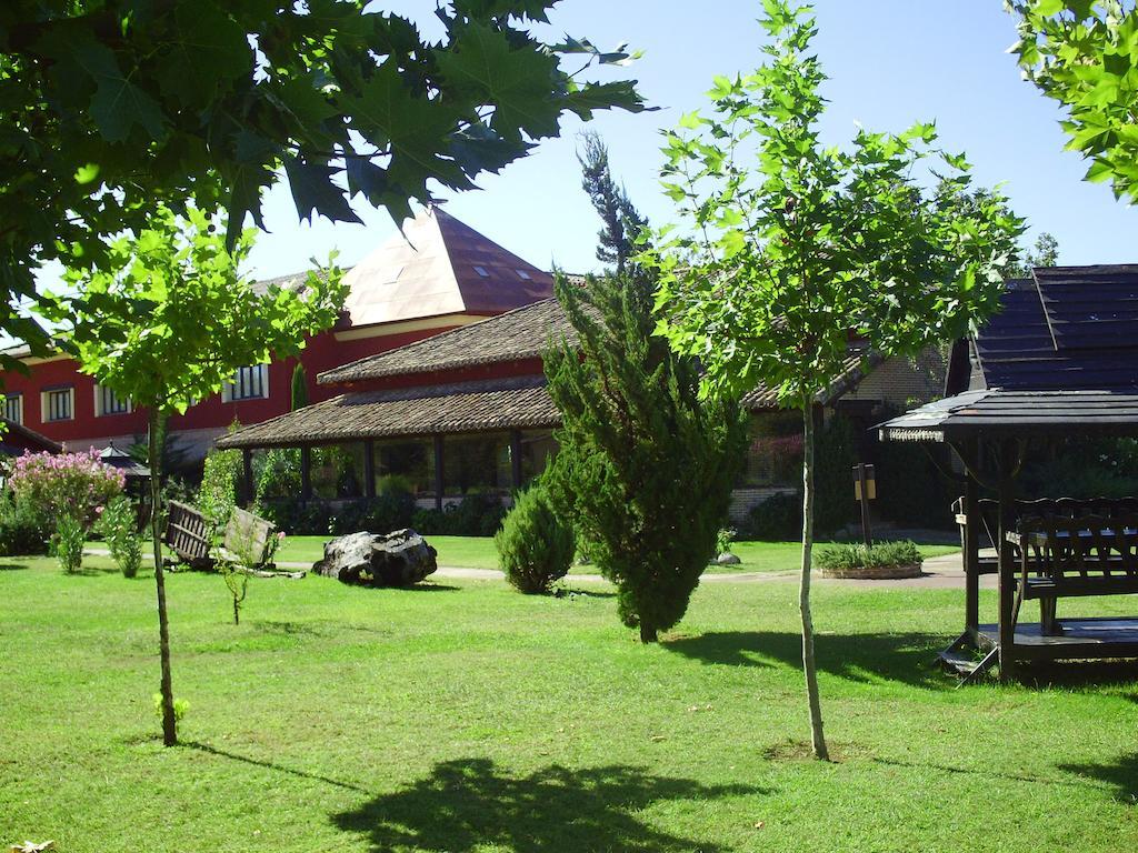 Hotel El Mirlo Blanco Candeleda Dış mekan fotoğraf